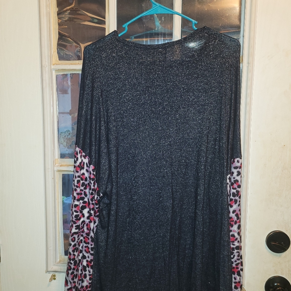 Womens Boutique size 1x light sweater